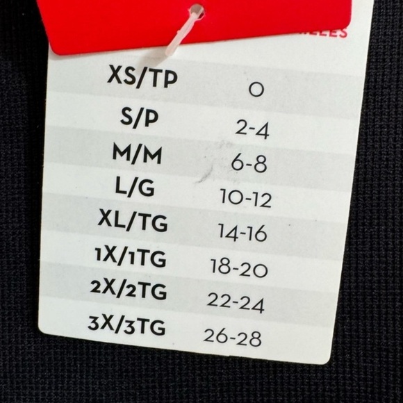 Spanx Look At Me Now capri leggings size Medium - Picture 7 of 8